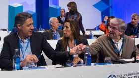 Alícia Sánchez-Camacho (centro), en el 14 congreso del PP catalán junto a Xavier García Albiol (i) y Jordi Cornet (d) / PPC/Mudarra