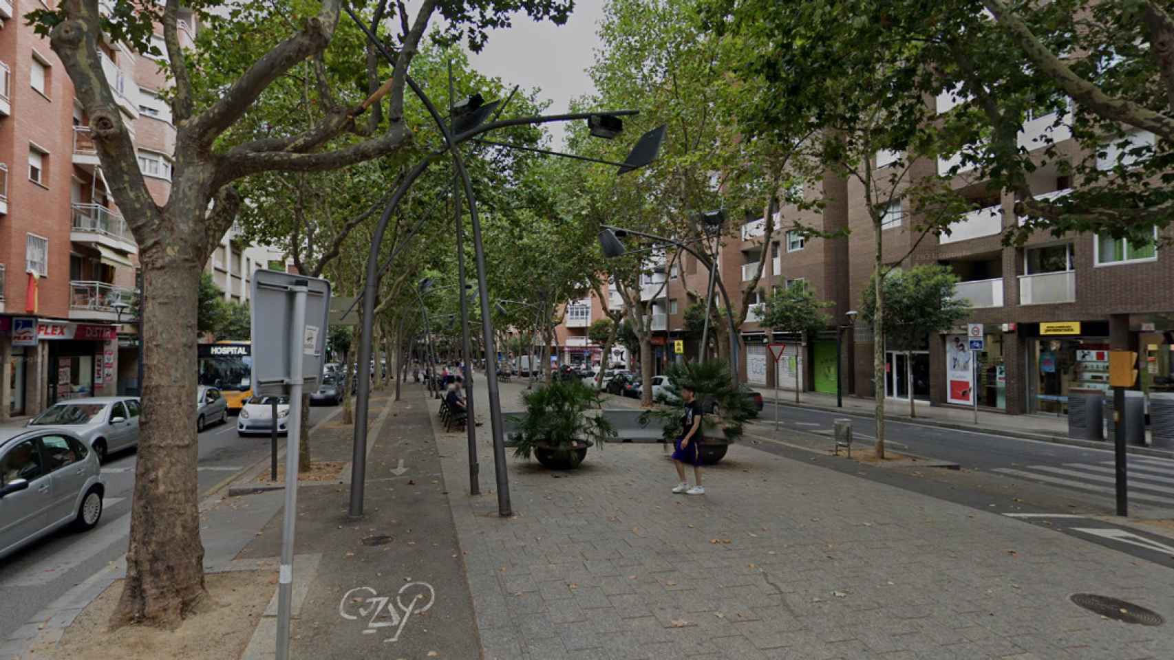 Paseo Prim de Reus, donde la menor se ha precipitado desde un octavo piso / GOOGLE STREET VIEW