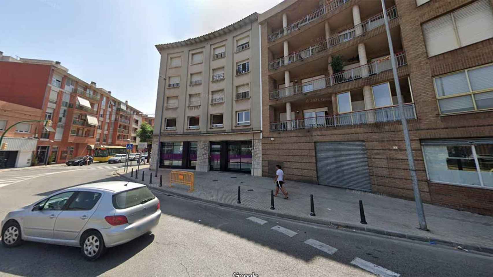 Plaza Corona de Aragón de Tortosa, donde se sitúa el bingo atracado donde mataron a una mujer / GOOGLE MAPS