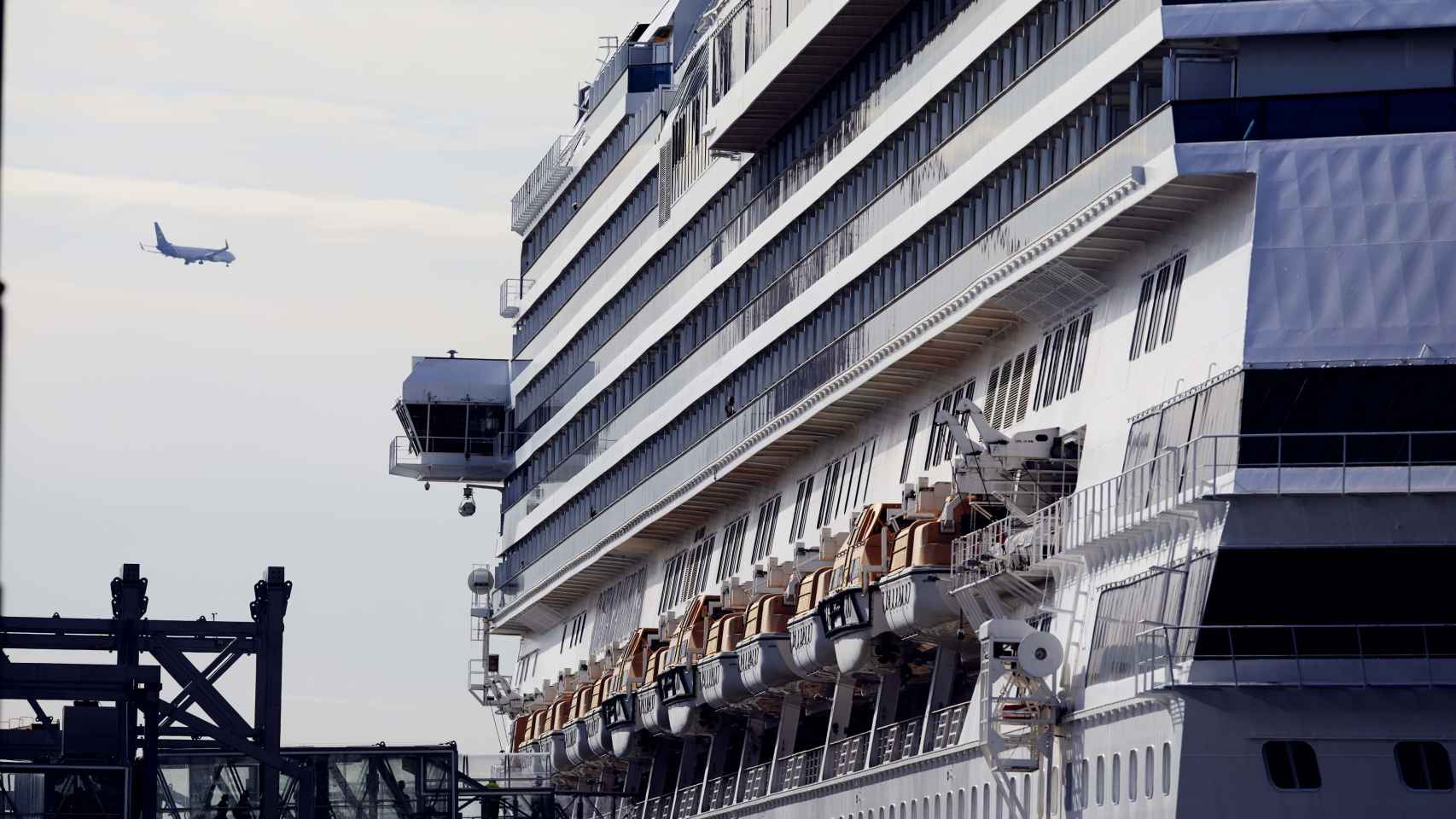 Un crucero en el Puerto de Barcelona / EUROPA PRESS