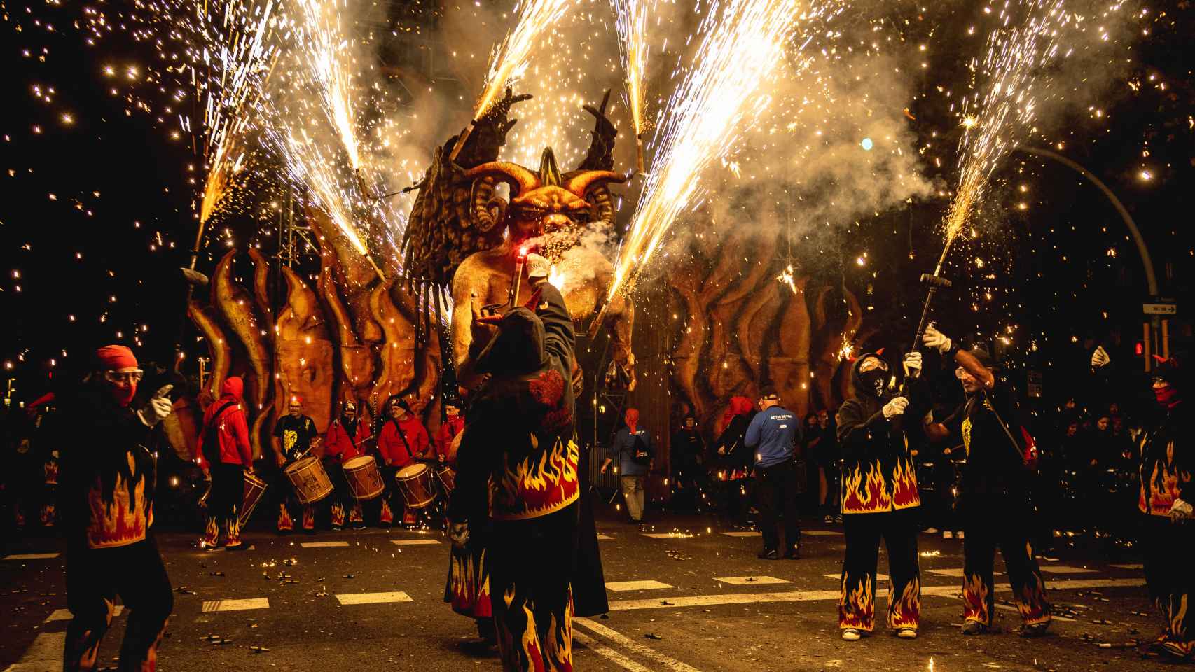 'Correfoc' de las fiestas de la Mercè de Barcelona / Matthias Oesterle - ZUMA Press Wir - DPA