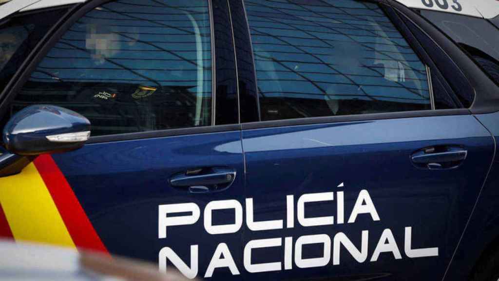 Coche de la Policía Nacional, cuerpo que ha desarticulado la banda de cirberdelincuencia dedicada a las tarjetas de crédito / CG