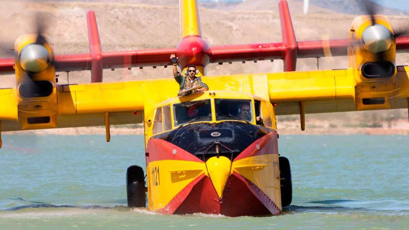 Imagen del 43 Grupo Fuerzas Aéreas del Ejército, coordinado por la UME, en las labores de extinción del incendio de Tarragona / UME