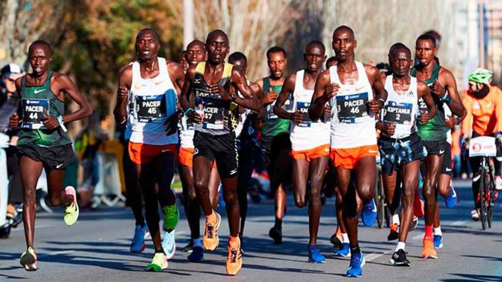 Varios atletas encabezan la 41º Zurich Maratón de Barcelona / EFE