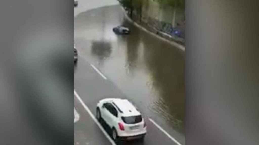 La Ronda de Dalt, inundada por la tormenta que ha barrido Barcelona el viernes / CG