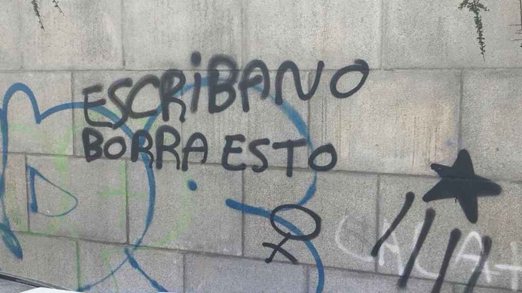 El presidente de las juventudes del PP denuncia pintadas con su nombre