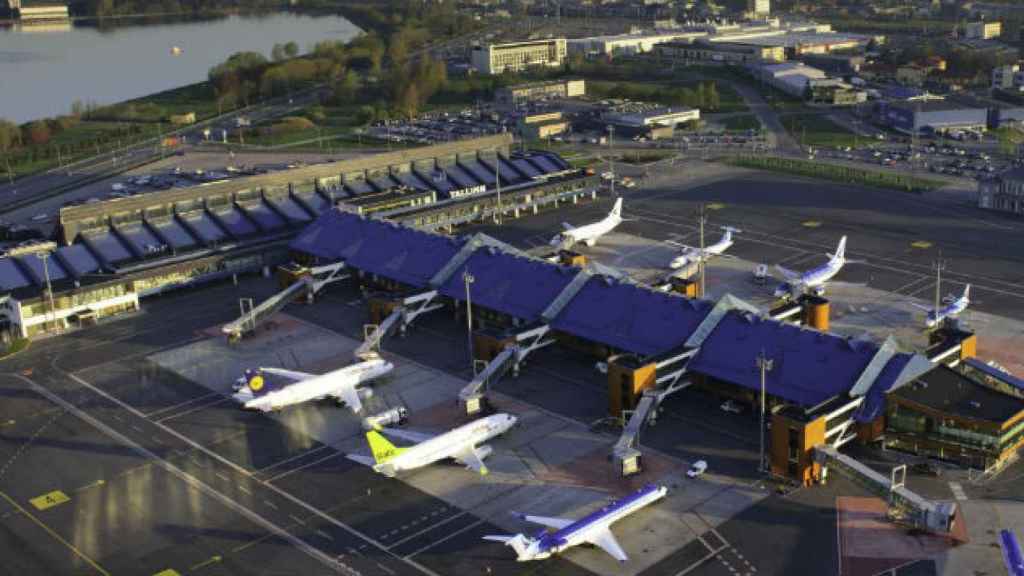 El aeropuerto de Tallinn (Estonia) visto desde el aire