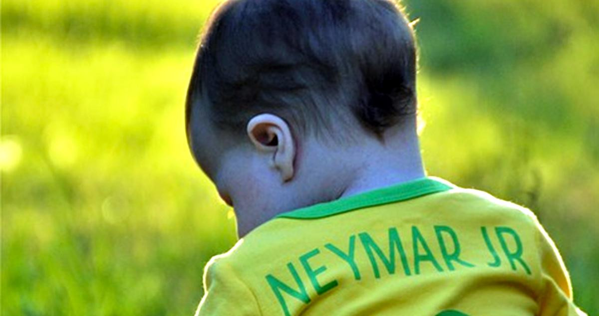 Bebé con la camiseta de Neymar / PIXABAY