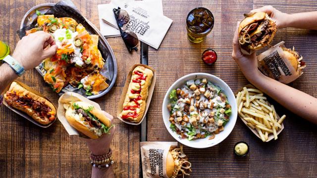 Surtido de productos de un local de Restalia / RESTALIA