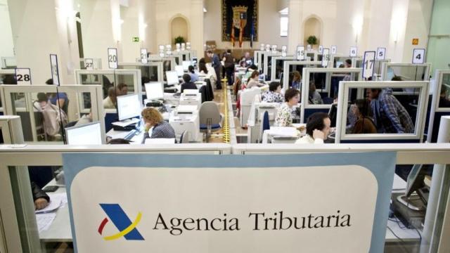 Una oficina de la Agencia Tributaria (AEAT), encargada de la recaudación de impuestos de la renta / EFE