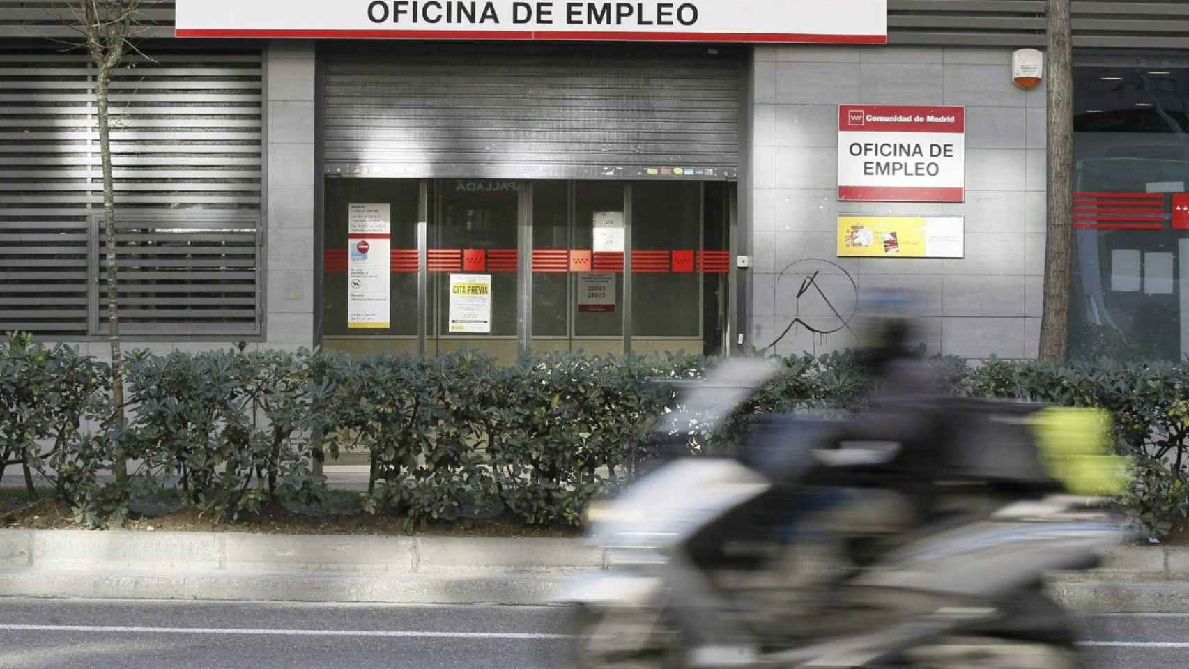 La OCDE insta al Gobierno a ampliar la ayudas a los parados