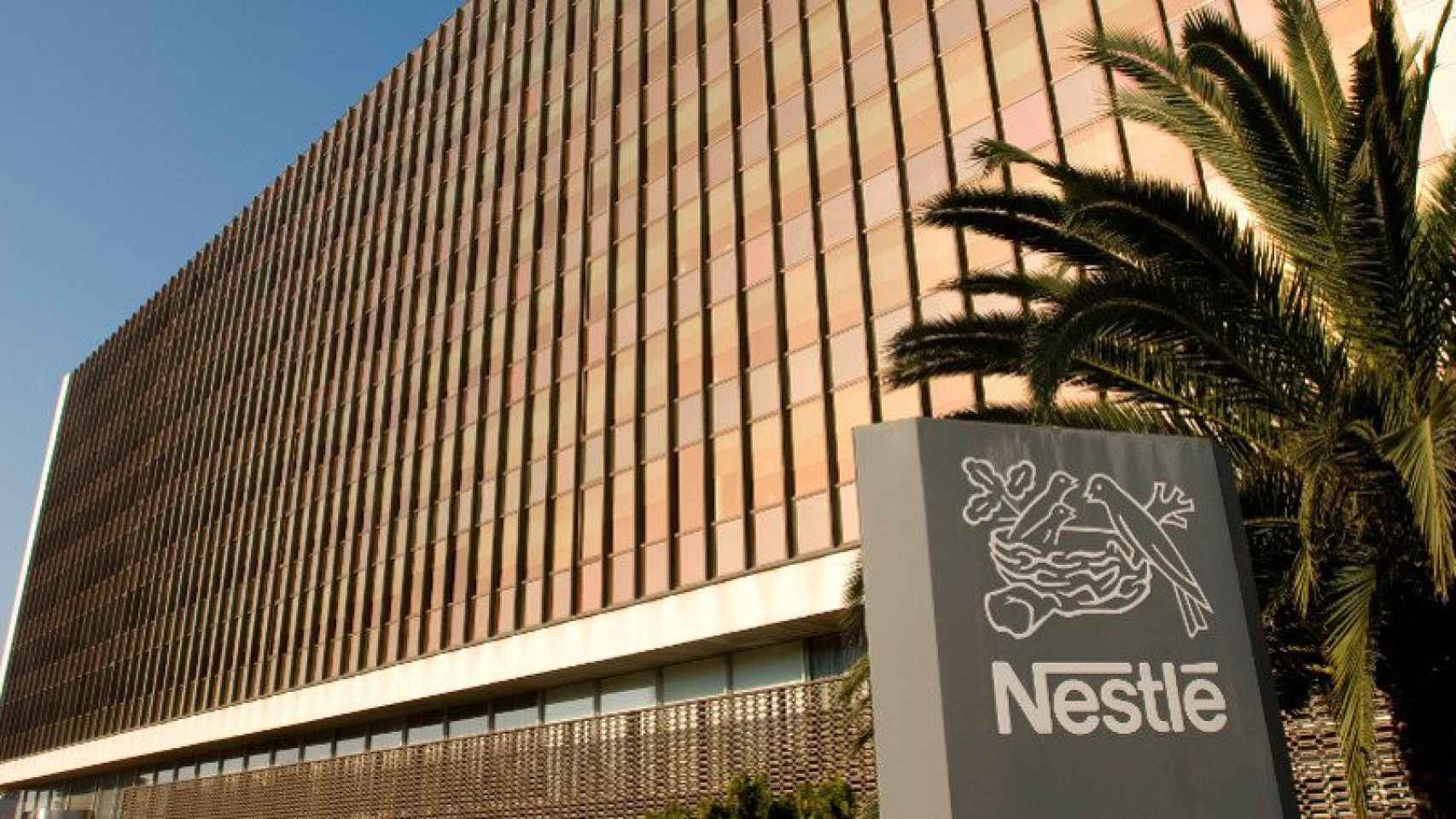 Imagen de archivo de la sede de Nestlé España, en Esplugues de Llobregat (Barcelona) / CG