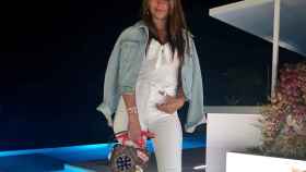 Antonella Roccuzzo con un conjunto de color blanco / INSTAGRAM