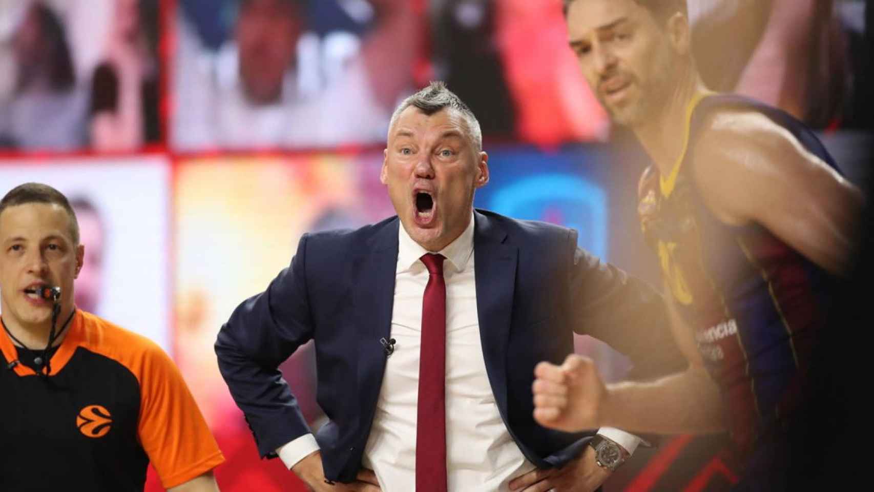 Jasikevicius dando instrucciones en un partido del Barça / EFE