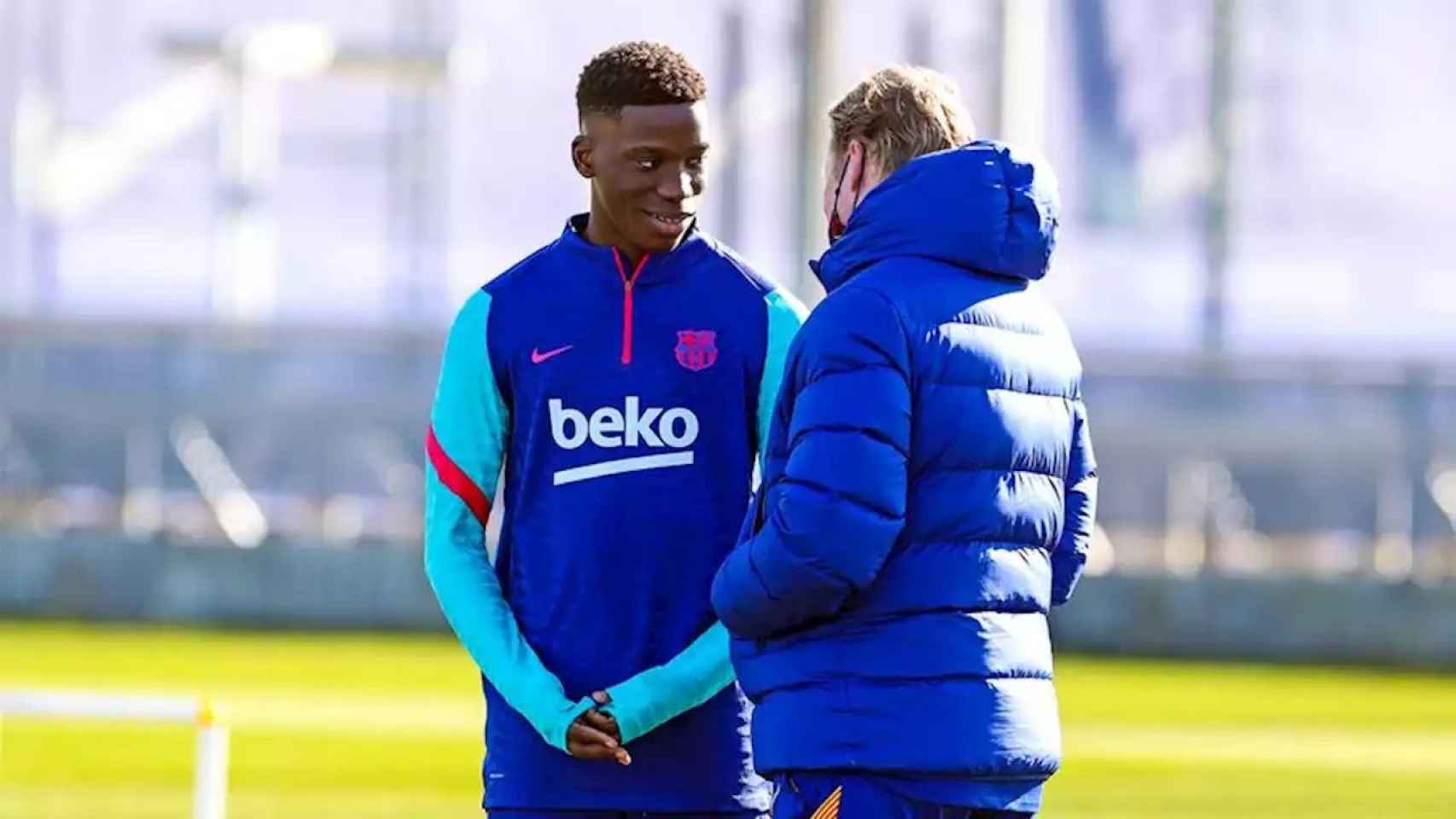 Ilaix, en un entrenamiento junto a Koeman | FCB