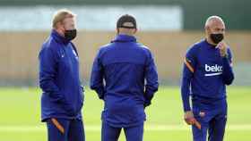 Koeman y su cuerpo técnico en el entrenamiento del Barça / FC Barcelona