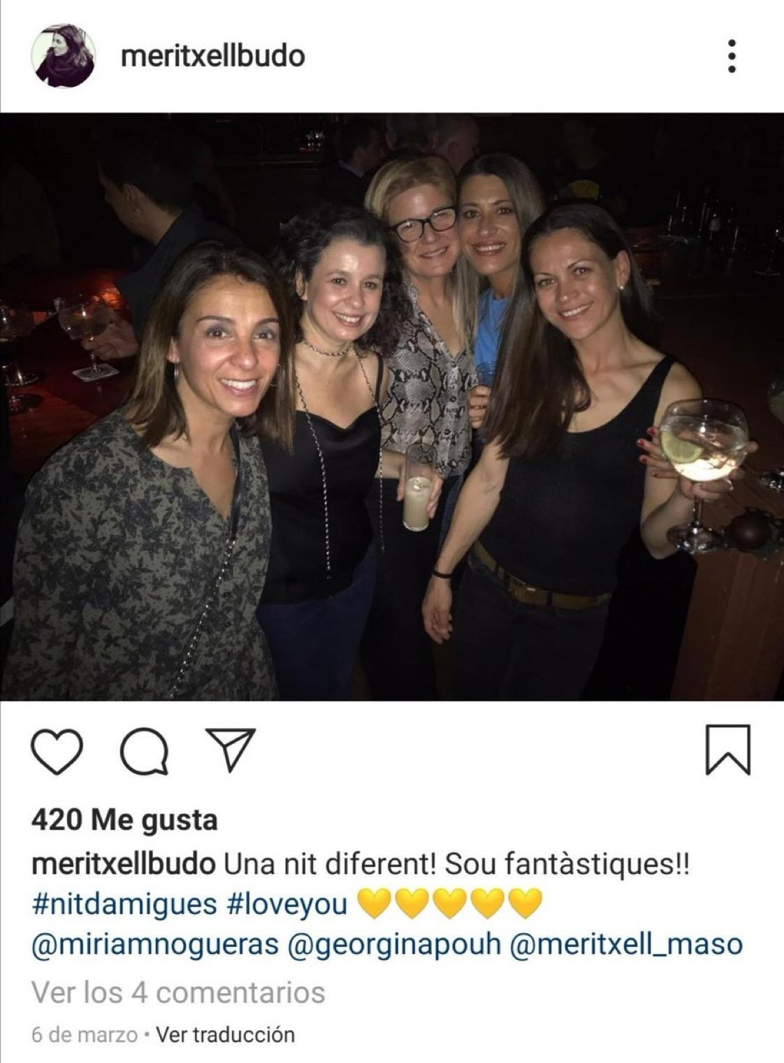 La consejera de Presidencia y portavoz del Govern, Meritxell Budó, de fiesta con una amigas el 6 de marzo / CG