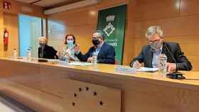 Reunión de este viernes del consejo comarcal del Berguedà, para poner en valor el territorio en la propuesta de los JJOO de Invierno. El presidente del organismo, Josep Lara (JxCat) (2d), habla durante la sesión / GOVERN