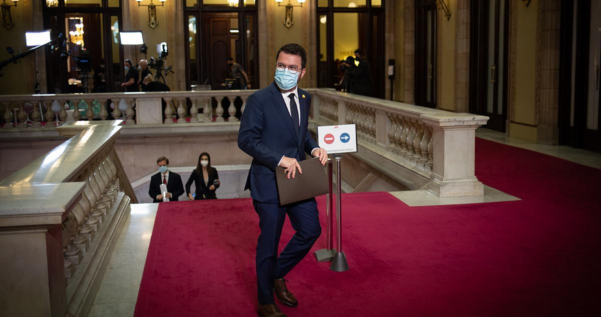 El candidato de ERC a la presidencia de la Generalitat, Pere Aragonès a su llegada a una sesión plenaria en el Parlament de Catalunya / EP