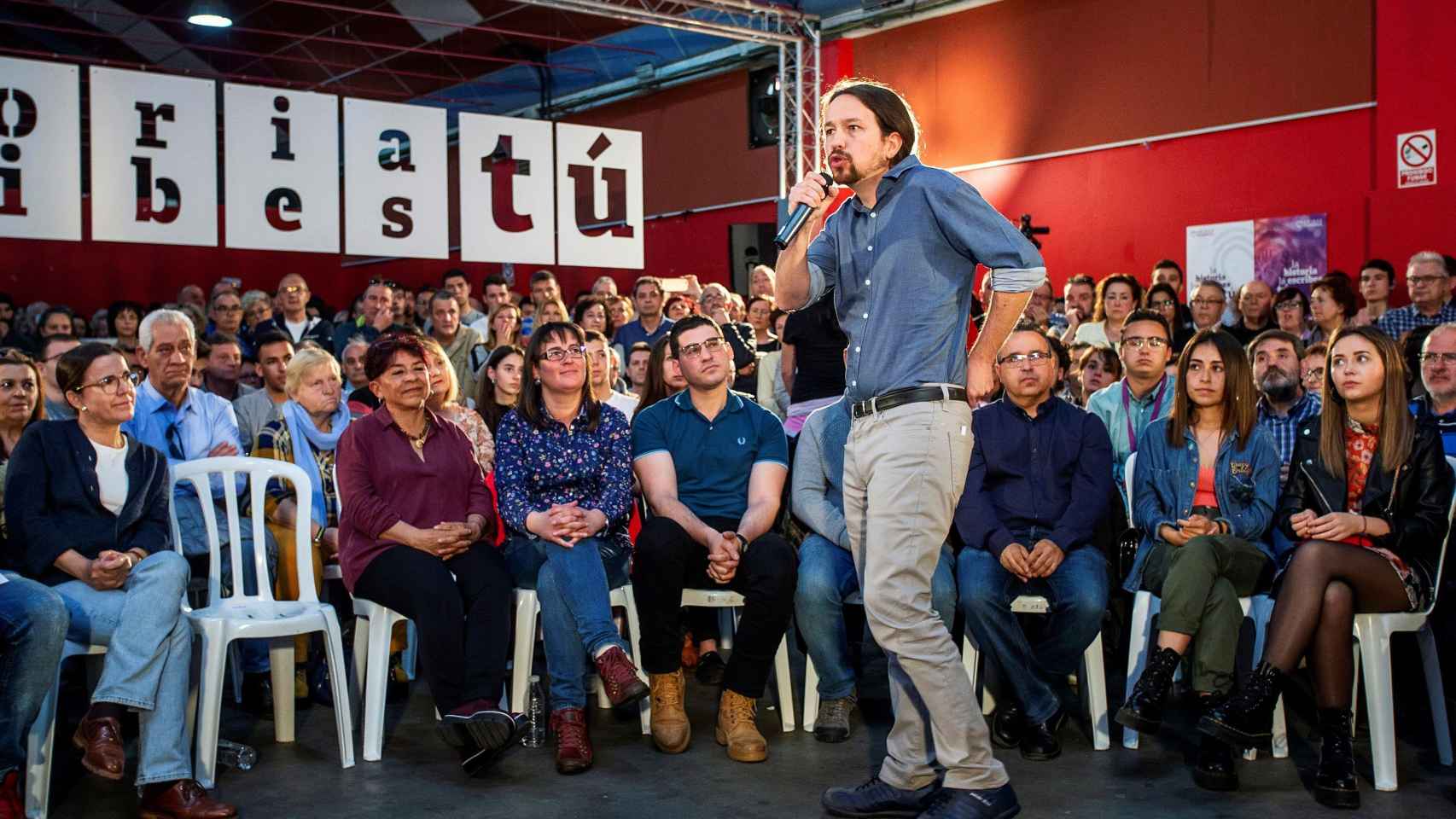 El líder de Podemos, Pablo Iglesias, en un mitin de la formación en campaña / EFE