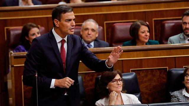 El presidente del Gobierno, Pedro Sánchez, durante la sesión de control en el Congreso de los Diputados, centrada en el caso del máster de Montón / EFE