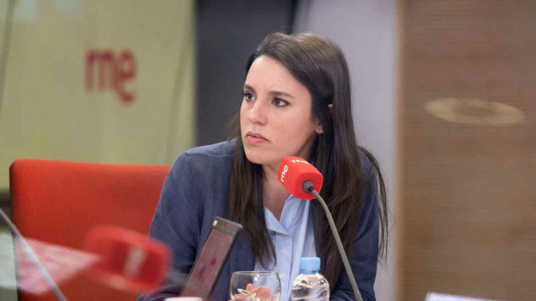 Irene Montero en los estudios de RNE