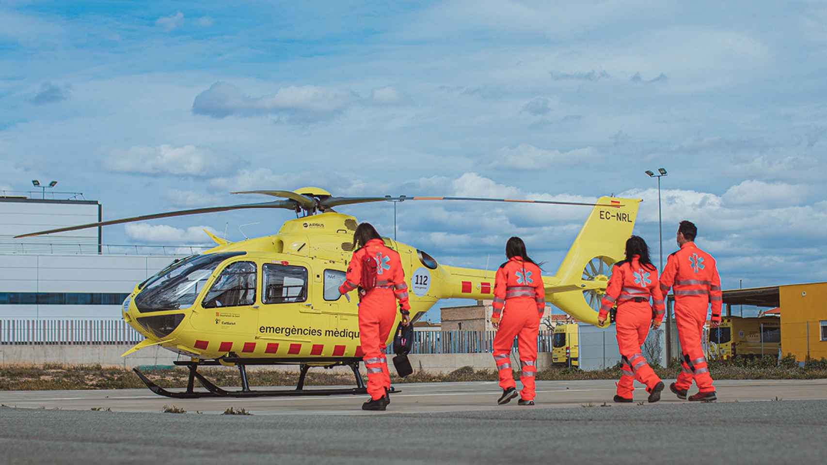 Helicóptero medicalizado del SEM, como el que ha trasladado este jueves a un herido crítico tras caer de un andamio en Girona / GENCAT