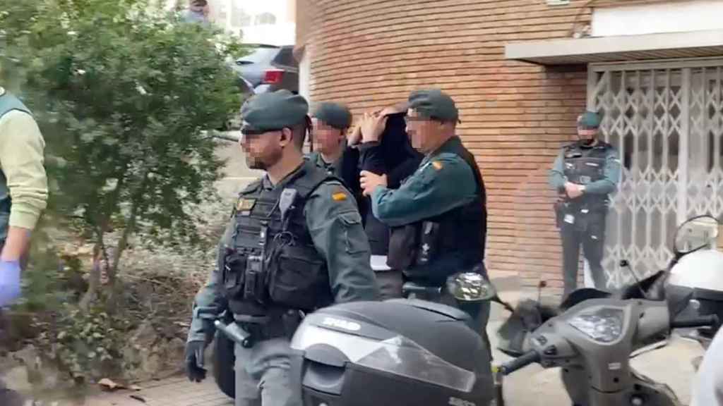 La Guardia Civil se lleva a Jorge F., asesino confeso del crimen de Pontons / SARA CID - CG