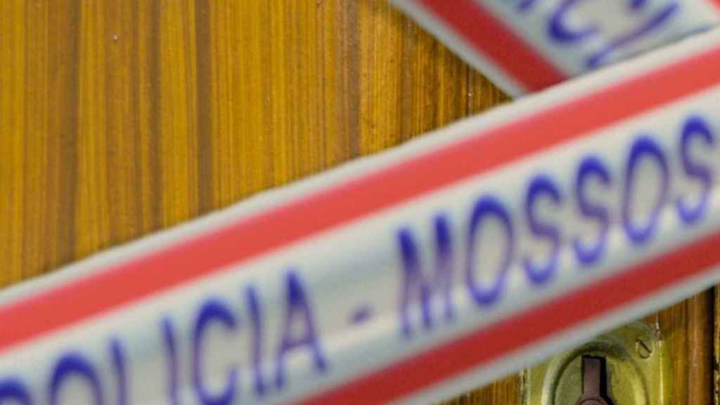 Un cordón policial en un domicilio / MOSSOS