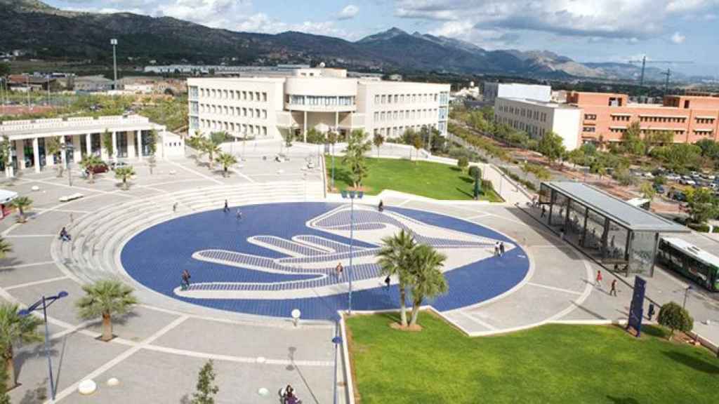 Panorámica de la Universidad Jaume I de Castellón. Pregunta: ¿tendría sexo con un español no catalán? / CG