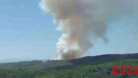 Imagen del fuego de La Pobla de Montornès (Tarragona) tomada por los Bomberos de la Generalitat.