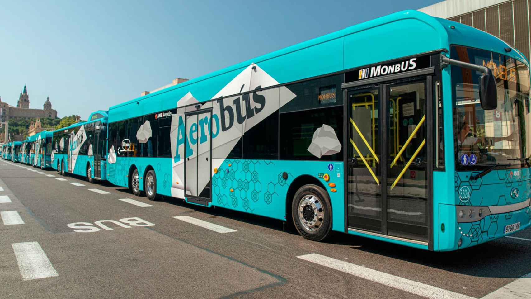 Imagen del Aerobús, que opera Monbus en Barcelona / Cedida