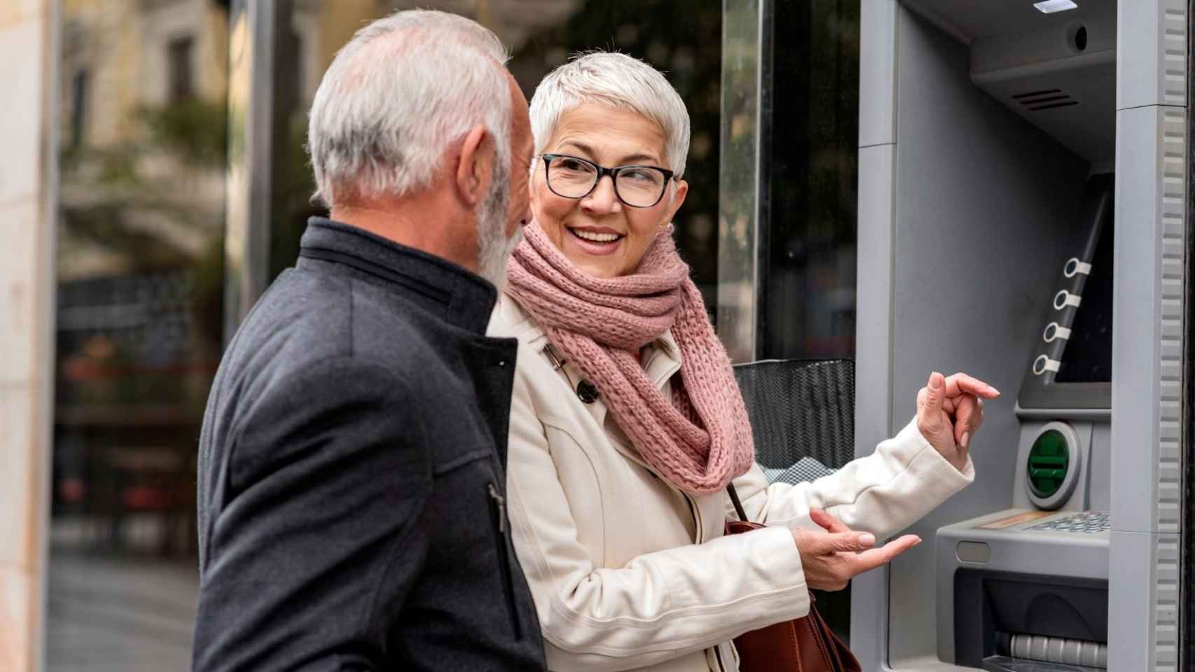 Minsait desarrolla soluciones para responder a las demandas de los mayores / EP