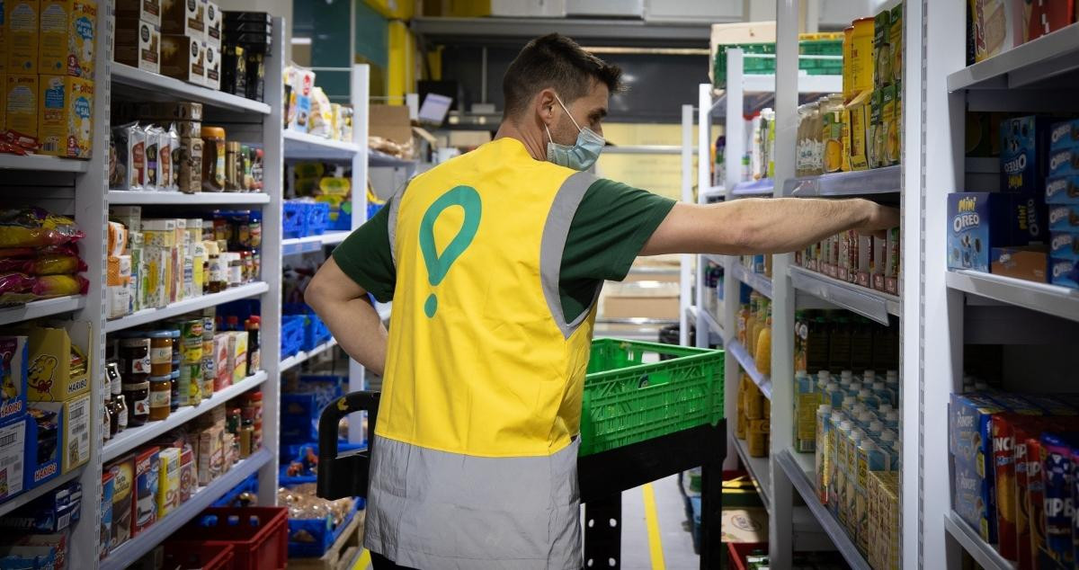 Trabajador de un supermercado de Glovo / EP