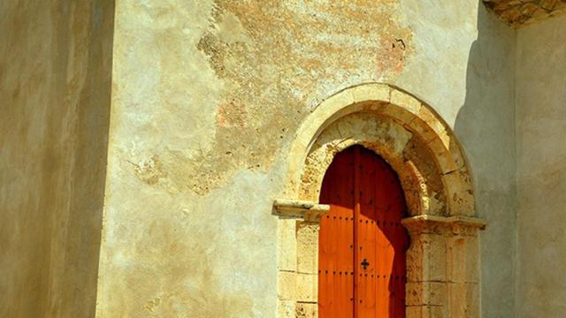 Un edificio en la localidad de Les Cabanyes