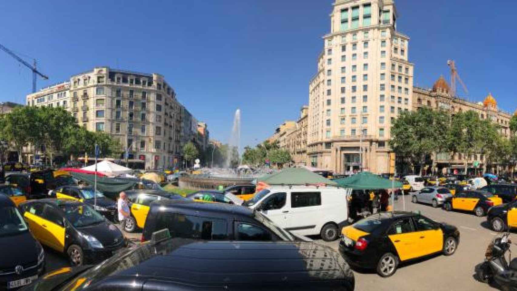 Imagen de la huelga de taxis del verano que reclamaba poner coto a los VTC / CG