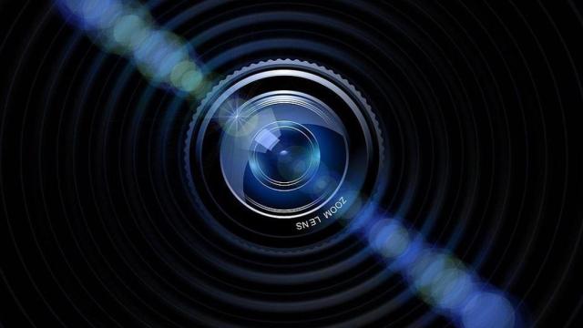 Una lente que representa la grabación de película y miniserie como 'El Colapso' / Gerd Altmann EN PIXABAY