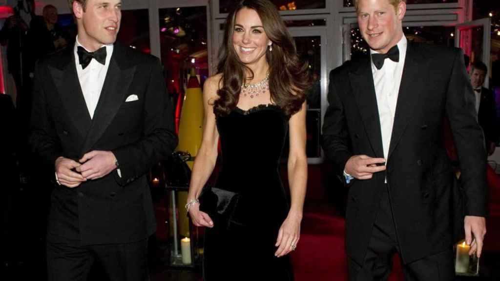 William, Kate Middleton y Harry quieren conectar contigo en LinkedIn para trabajar con ellos