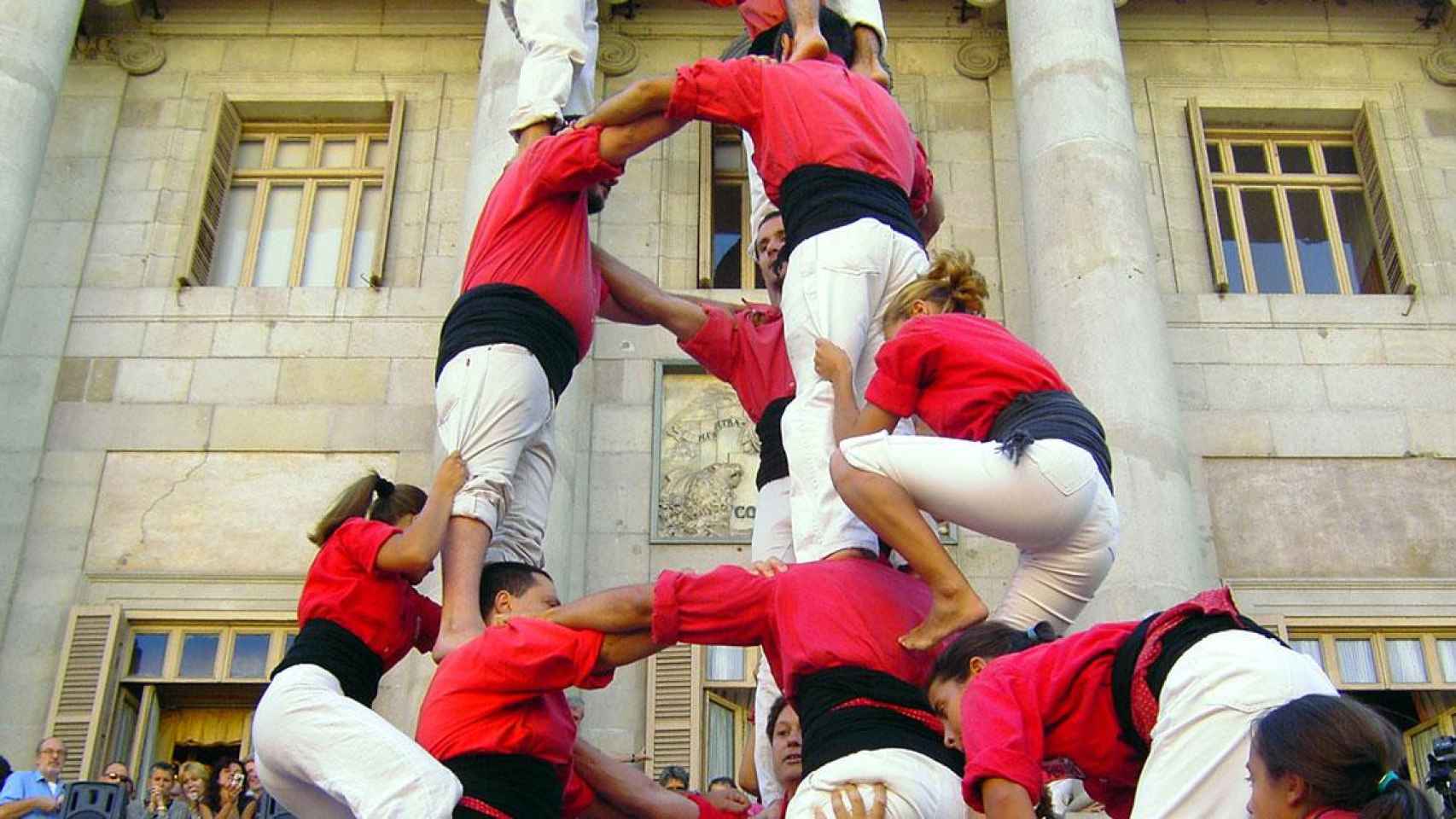 Un castell en una de las fiestas populares de Cataluña / PUBLIC DOMAIN - PXHERE