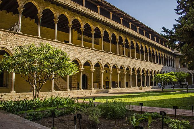 Real Monasterio de Santa María de Pedralbes / EUGENIOMONDEJAR - WIKIMEDIA COMMONS