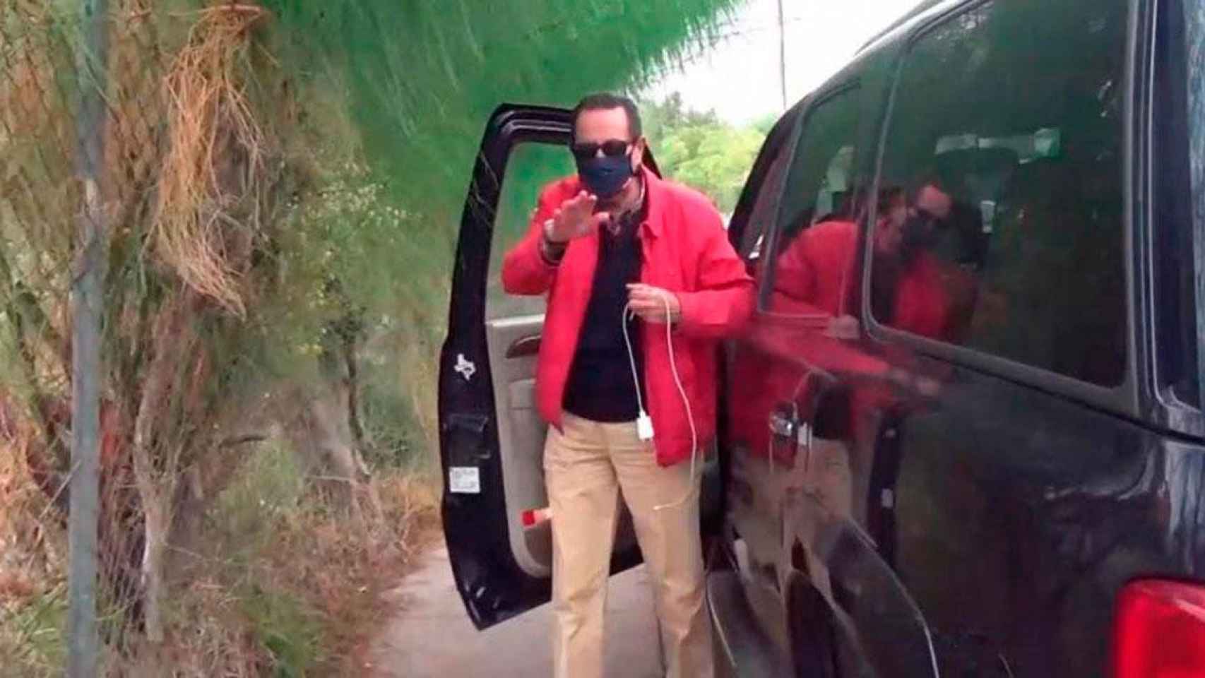 Julián Muñoz, pillado saliendo del coche /TELECINCO