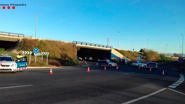 Los Mossos acudieron al lugar del accidente en el que fallecieron dos personas / MOSSOS