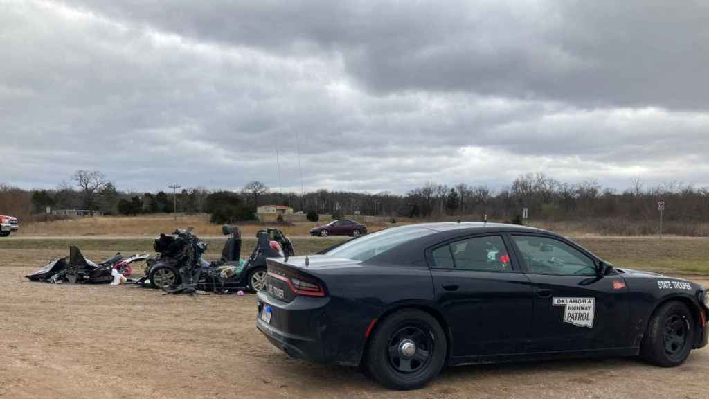 Estado en el que quedó el turismo siniestrado en el que viajaban las seis jóvenes /OklahomaHGYPatrol