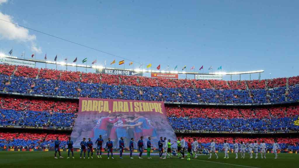 Imagen de la grada del Camp Nou antes de que comenzara el Barça-Real Madrid / EFE