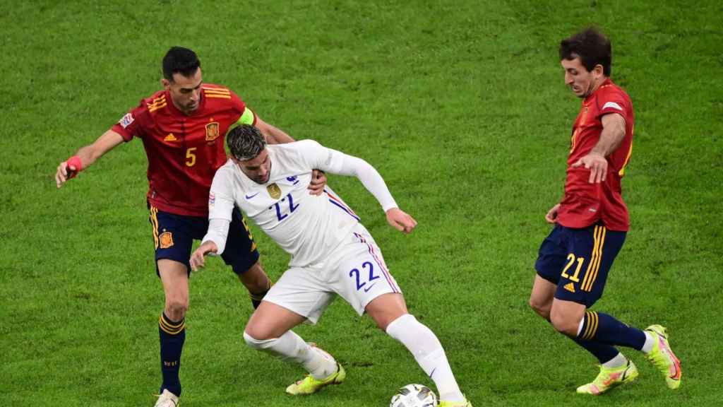 Sergio Busquets en una acción contra Francia / EFE