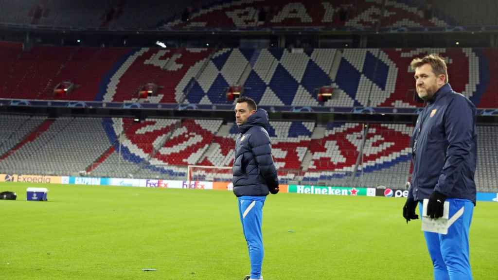 Entreno de Xavi en el campo del Bayern de Munich Allianz: Alba, Coutinho y Gavi. Barça FCB