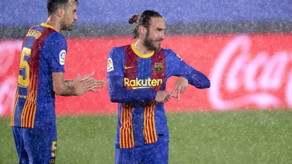 Mingueza, celebrando su gol en el clásico | EFE