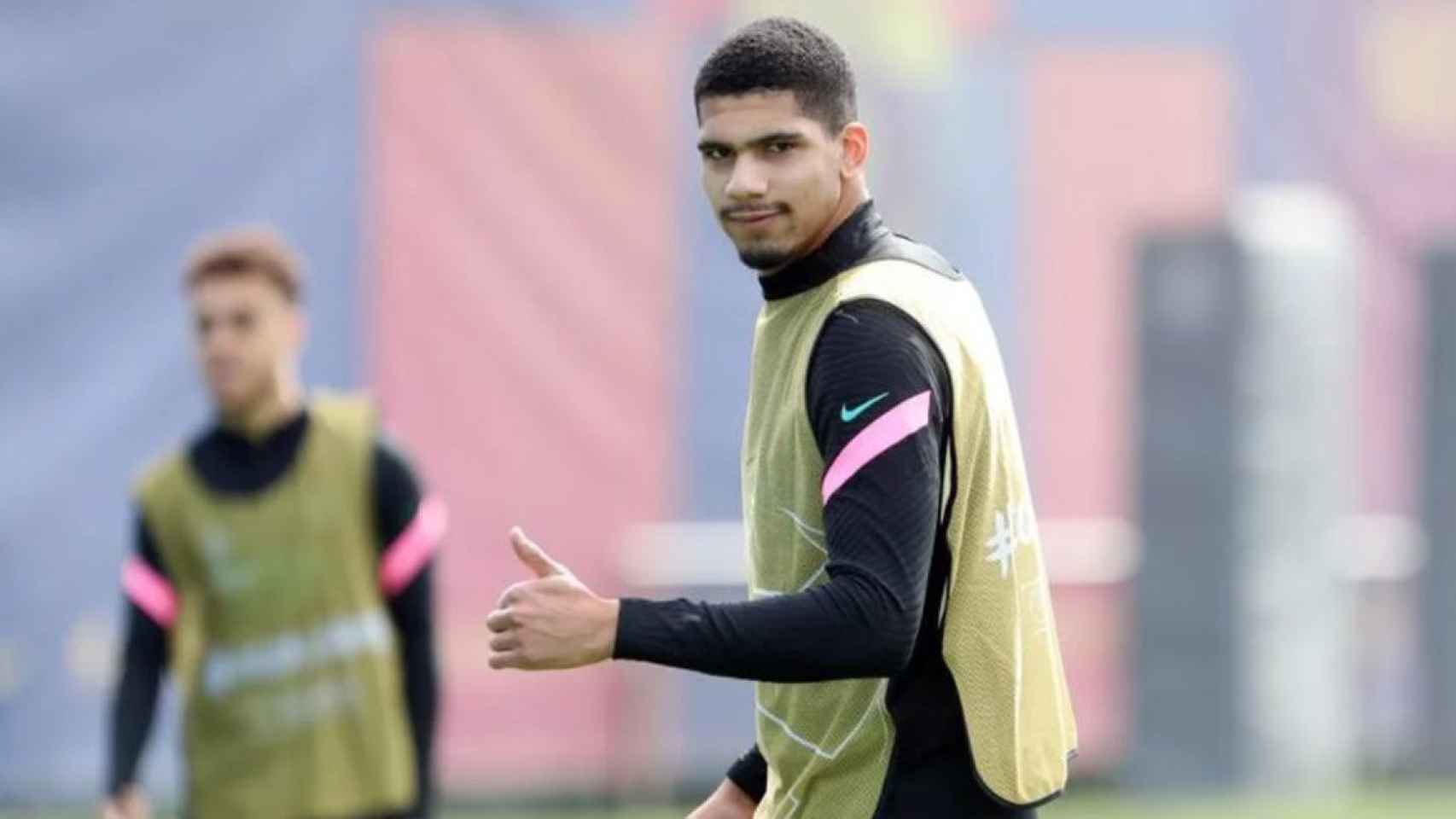 Ronald Araujo entrenando en la Ciudad Deportiva / FCB