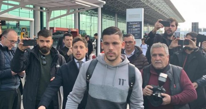 Carles Pérez llegando a Roma para firmar con su nuevo equipo / EFE