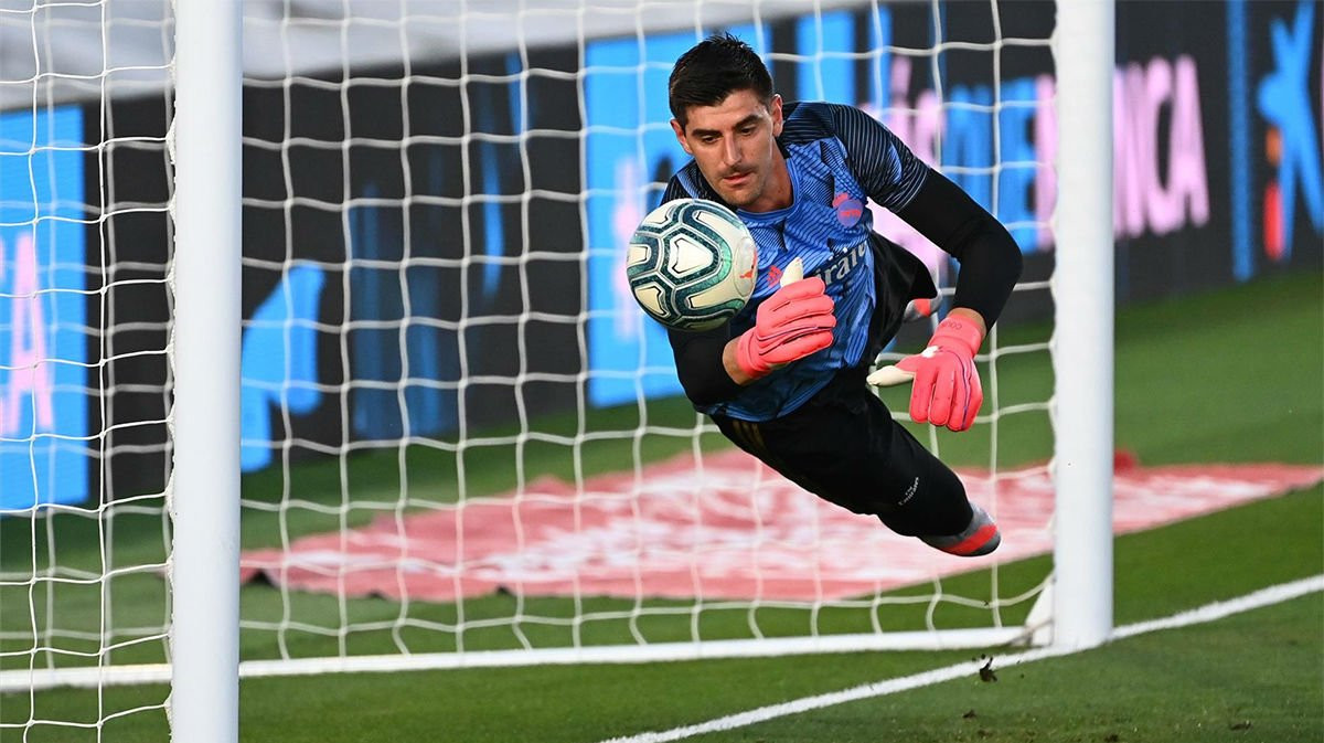 Courtois entrenándose antes de un partido del Real Madrid / Redes